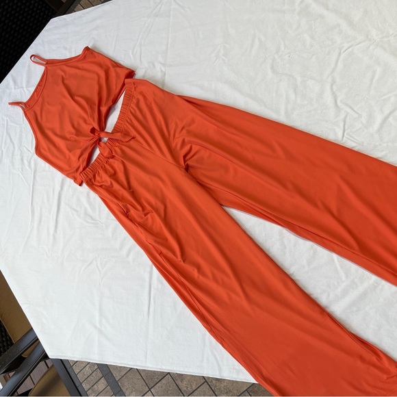 Orange Front Knot Tank Top and Pants - Size Medium - Picture 3 of 11